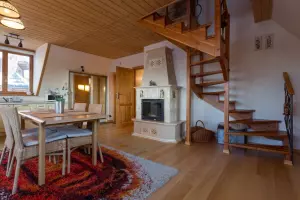 Wohnung HANKA - Gemütlicher Kamin im Wohnzimmer